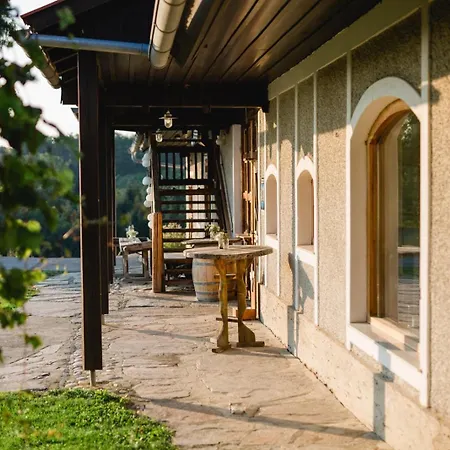 Gaestezimmer Weingut Pongratz Am Kranachberg
