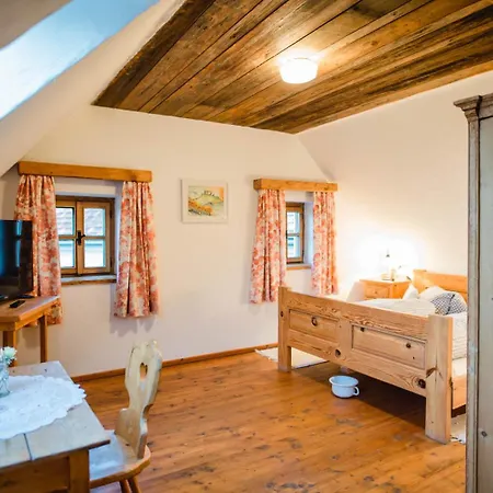 Feriegård Gaestezimmer Weingut Pongratz Am Kranachberg *