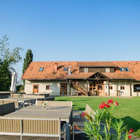 Gaestezimmer Weingut Pongratz Am Kranachberg *